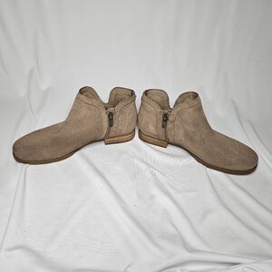 UGG Koolaburra Cheyanne Suede Ankle Boots in Amphora (Tan) Size 9